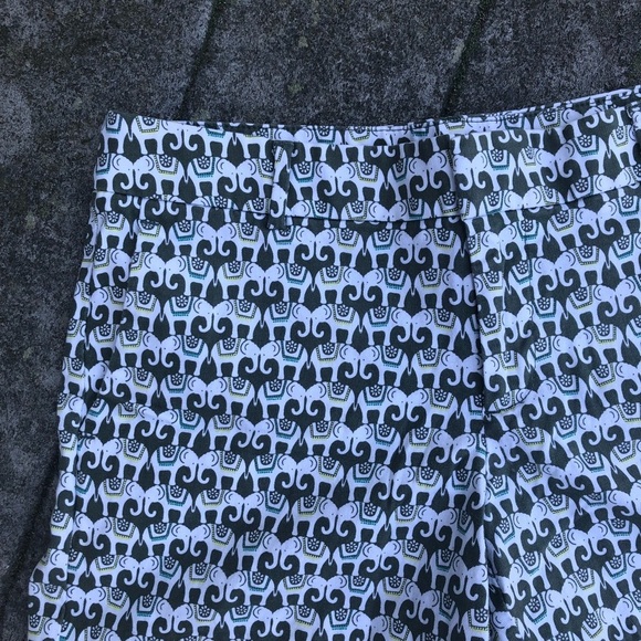 Banana Republic Elephant Hampton Shorts 2 - Picture 2 of 5